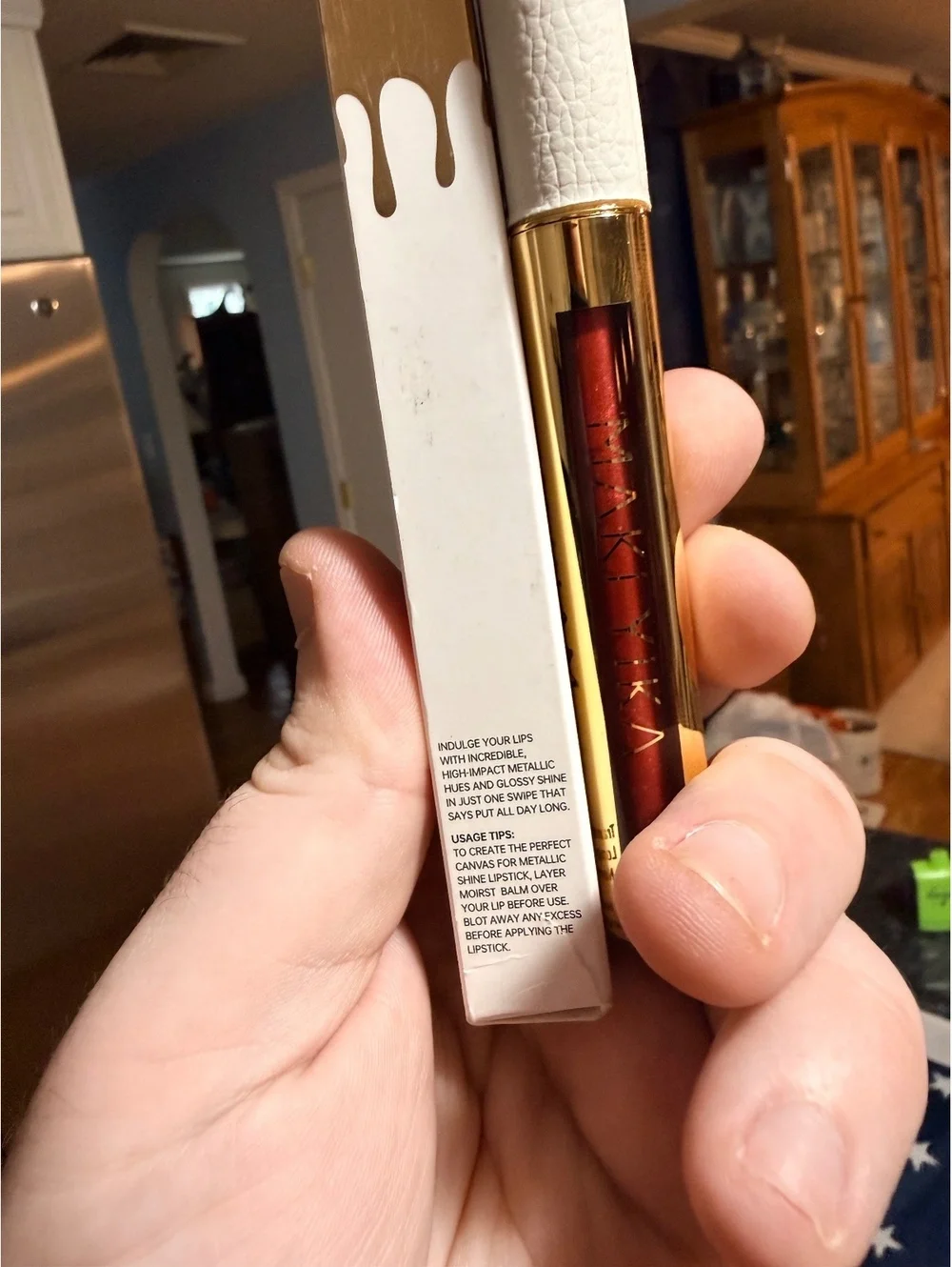 MAKI YAKI Metallic Liquid Lipstick in Titania